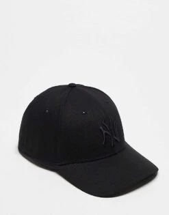 New Era NY Yankees 9forty Cap In Black For Unisex