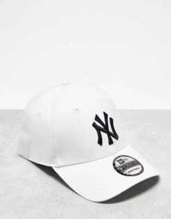 New Era NY Yankees 9forty Cap In Off White For Unisex