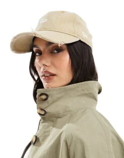 New Era NY Yankees 9twenty Distressed Mini Logo Cap In Cream Denim For Unisex Beige Denim