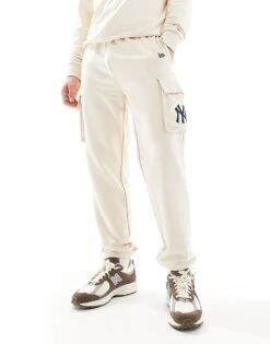 New Era NY Yankees Cargo Style Joggers With Pocket Detail In Cream For Men