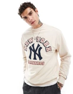 New Era NY Yankees Long Sleeve Sweatshirt In Cream For Men