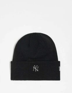 New Era NY Yankess Metallic Cuff Beanie In Black For Unisex
