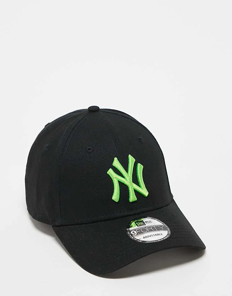 New Era NY Yankees 9forty Contrast Neon Logo Cap In Black For Unisex - Image 4