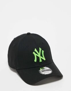 New Era NY Yankees 9forty Contrast Neon Logo Cap In Black For Unisex