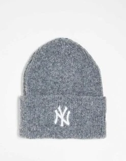 New Era NY Yankees Cuff Beanie In Grey Marl For Unisex
