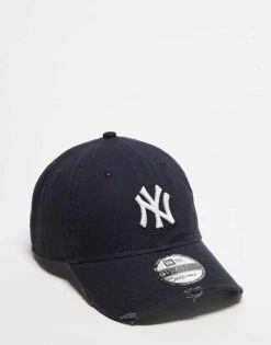 New Era NY Yankees 9twenty Unstructured Distressed Cap In Black For Unisex