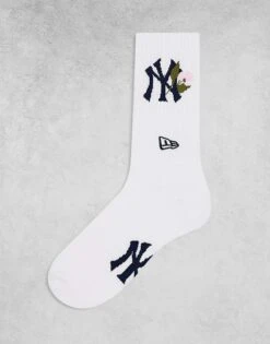 New Era NY Yankees Ankle Socks In White For Unisex